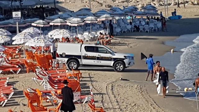 חיפושים אחר הצעיר הנעדר בים. צילום: דוברות המשטרה חיפושים אחר הצעיר הנעדר בים. צילום: דוברות המשטרה
