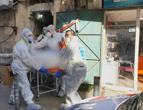 הדירה בה נמצא הגבר ברחוב יואל (צילום: שלומי טריכטר) הדירה בה נמצא הגבר ברחוב יואל (צילום: שלומי טריכטר)