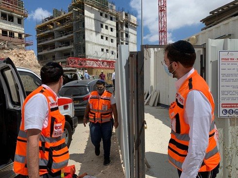 זירת האירוע, רחוב חזון איש בירושלים. צילום: דוברות איחוד הצלה זירת האירוע, רחוב חזון איש בירושלים. צילום: דוברות איחוד הצלה