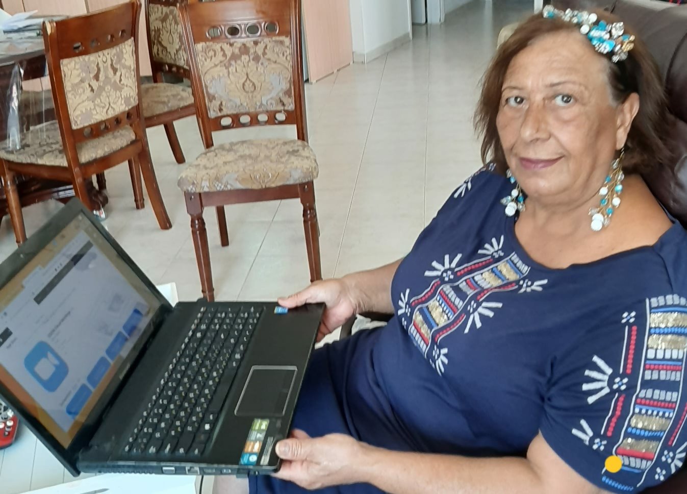 שרית חנוכה, אחת האזרחיות הותיקות שלקחה חלק בפרויקט משתפת. צילום: דוברות העירייה שרית חנוכה, אחת האזרחיות הותיקות שלקחה חלק בפרויקט משתפת. צילום: דוברות העירייה