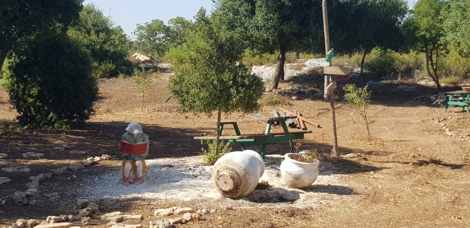 אנדרטה לזכר אורי אנסבכר ז"ל. קרדיט- רוני אבוחצירא, מערך ההסברה של קק"ל 