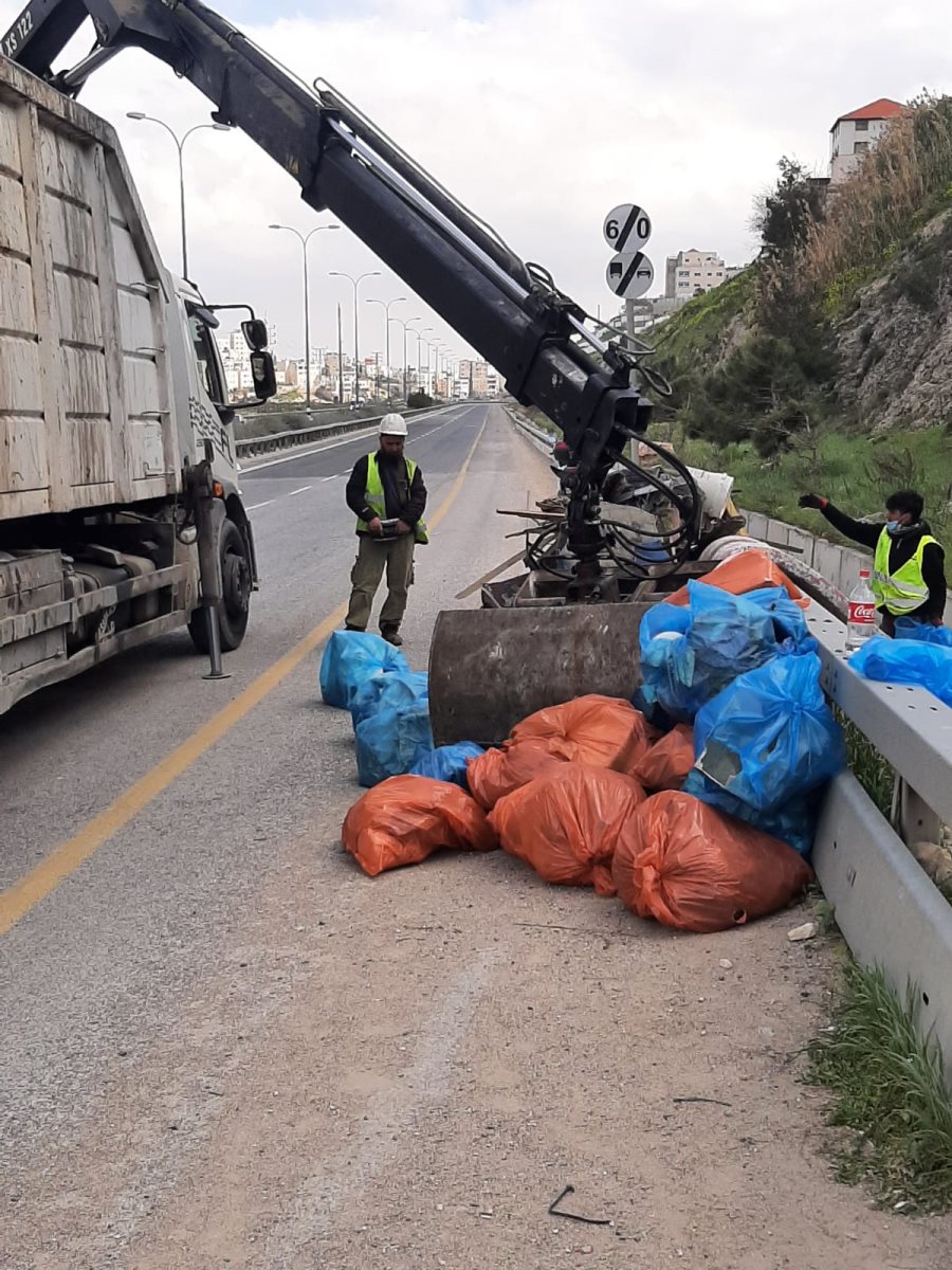 פינוי אשפה בירושלים (צילום: דוברות עיריית ירושלים)