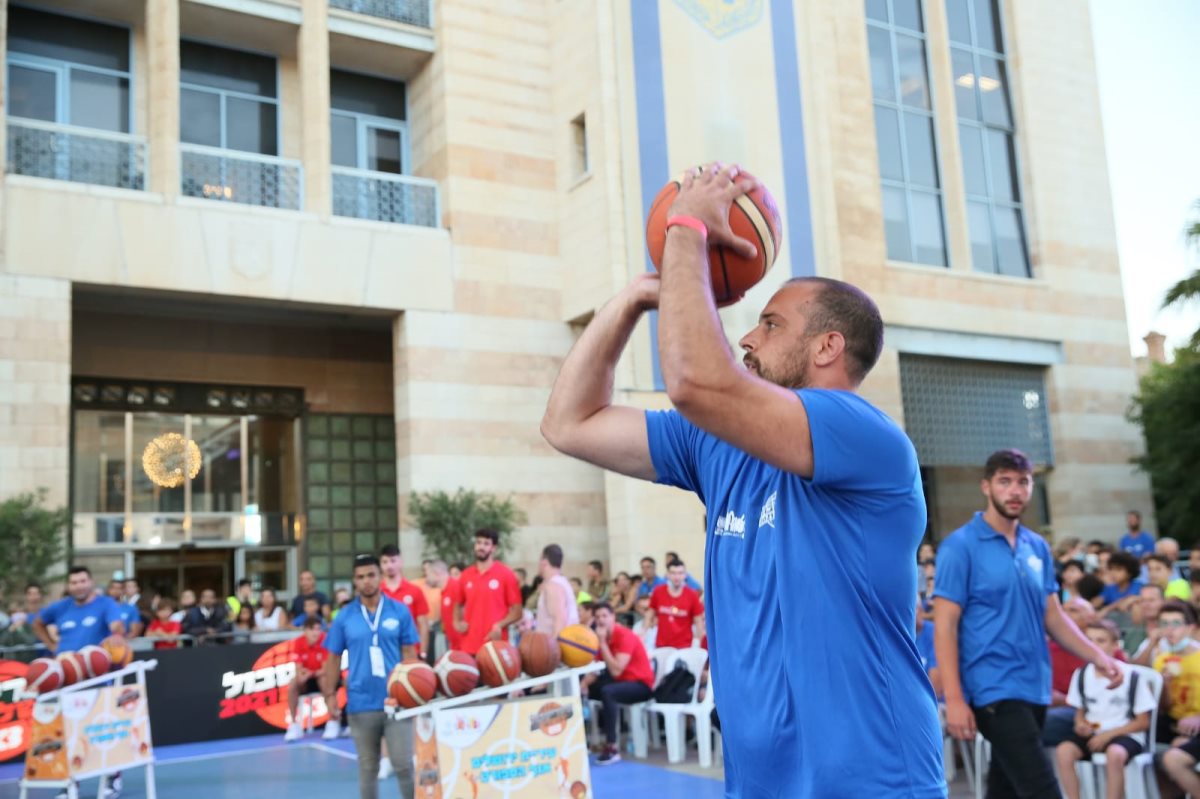 יותם הלפרין בסטריטבול 2021. צילום: ארנון בוסאני