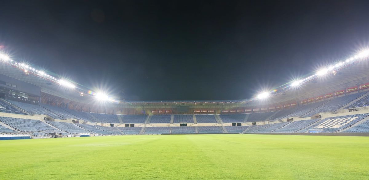 צבע אחיד באיצטדיון בטדי, צילום: ארנון בוסאני