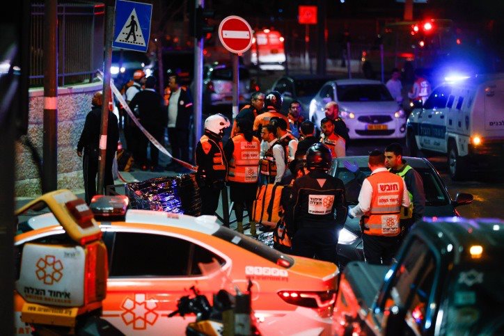 זירת פיגוע הירי בשכונת נווה יעקב בירושלים (צילום: אוליבייה פיטוסי/פלאש90) זירת פיגוע הירי בשכונת נווה יעקב בירושלים (צילום: אוליבייה פיטוסי/פלאש90)
