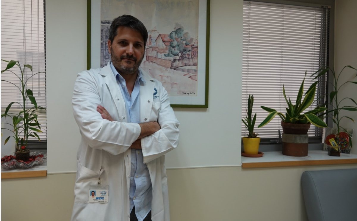 מנהל יחידת הנוירוכירורגיה לילדים במרכז הרפואי שערי צדק, ד״ר גוסטבו רייז