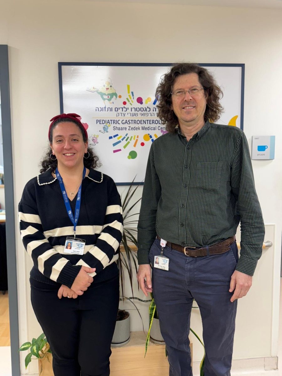 פרופ׳ דן טרנר והסטטיסטיקאית לורה חן. צילום: המרכז הרפואי שערי צדק 