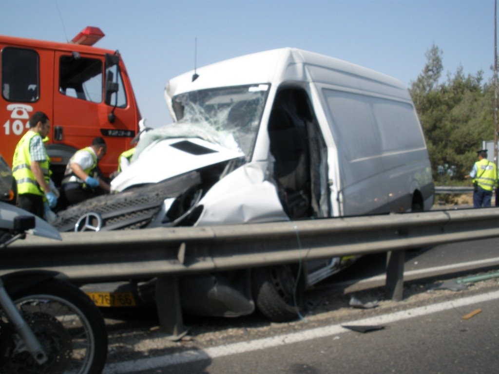 תיאור אפשרי של תמונה: זירת התאונה. צילום: להב אסף אברס