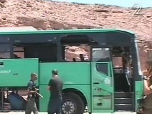האוטובוס שהותקף (צילום מסך: ערוץ 2)