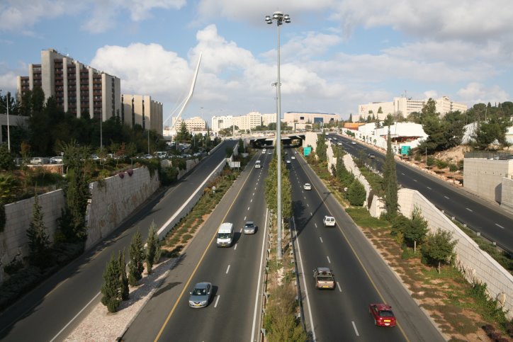 לא מקום טוב להירדם בו.. דרך בגין