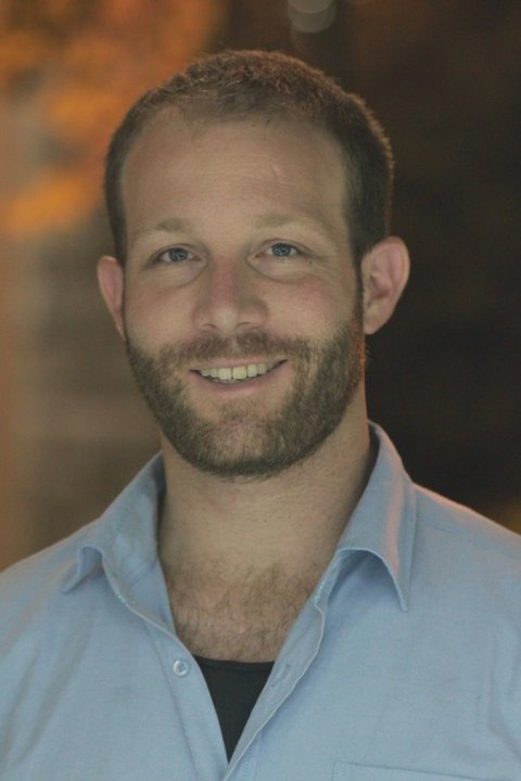 "מנער את האבק" ומעיר לתחייה את הסניף בעיר. עמיר סגל
