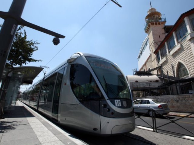 לא תפגשו שם עובדים מהקונסוליה האמריקאית בקרוב. הכב