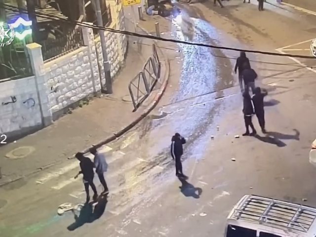 תמונה תוך סרטון התיעוד. דוברות המשטרה 