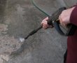צפו: הערבי התיז מים על חרדי בירושלים – וזה עלה לו ביוקר