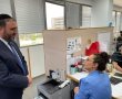 דניאל קופף (צילום: דו"צ) נכנס בלי תור: שר הפנים ביקר בלשכת רשות האוכלוסין וההגירה באשקלון