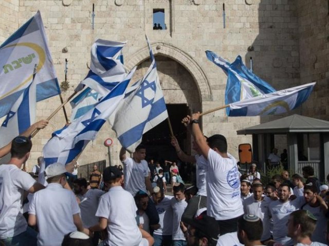 לום: הדס פרוש, פלאש90