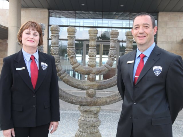 המדים החדשים (צילום: יצחק הררי, דוברות הכנסת)