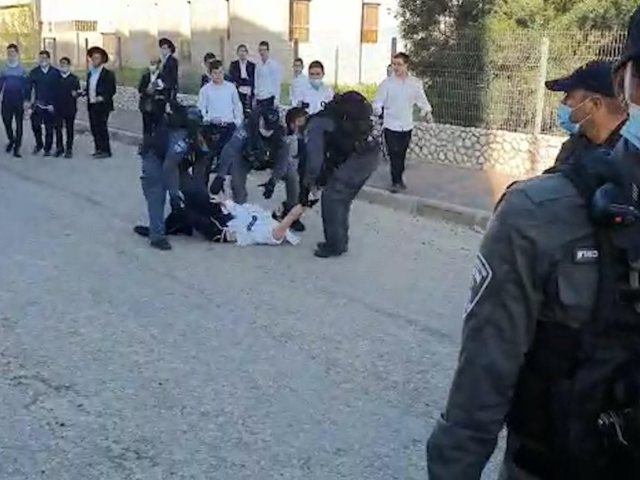 עימותים בין התלמידים והמשטרה הבוקר(צילום: דוברות המשטרה )