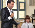 סררו עם ילדי בית החולים. צילום: אבי חיון