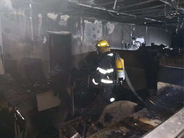 השריפה במבנה עיריית ירושלים. צילום: כב"ה מחוז ירושלים