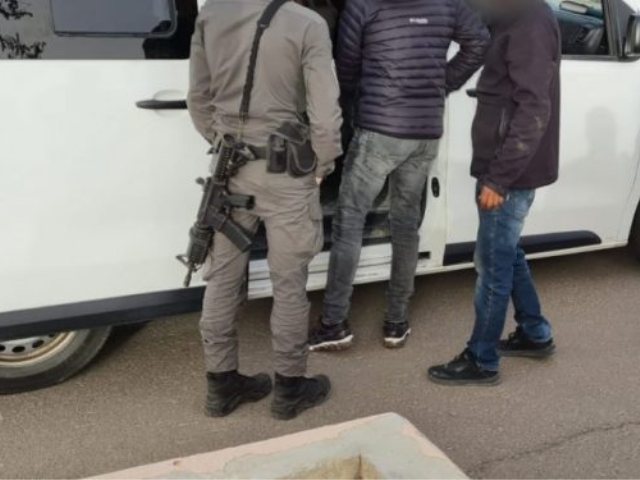 שוהים בלתי חוקיים. צילום: דוברות המשטרה