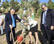 ראש ממשלת הונגריה נטע עץ זית בחורשת האומות בירושלים כאורח קק"ל   