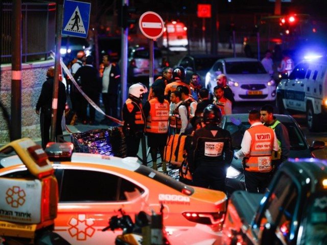 זירת פיגוע הירי בשכונת נווה יעקב בירושלים (צילום: אוליבייה פיטוסי/פלאש90)