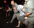 הפגנה סוערת אמש מול בית השר אטיאס בשכונת הר נוף