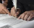 יש כאלה שחוגגים יומולדת עם עוגה ויש שמכניסים ספר תורה | צפו