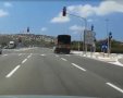 עוברים באדום . צילום: עמותת אור ירוק