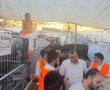 "בלי אייפונים ליד הציון": סרט נע וכרוז - רבבות בהילולת ה"אור החיים" הקדוש | צפו