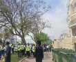 צפו: אש בבית שמש: שריפת ענק מתקרבת לבתי מגורים ומאות דיירים מפונים (וידאו)
