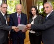 עצומת הח"כים לשחרור פולארד הוגשה לשמעון פרס 