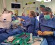 בערב החג הציל צוות מנתחים אורתופדי את חיה של אישה בת 70 בניתוח רובוטיי