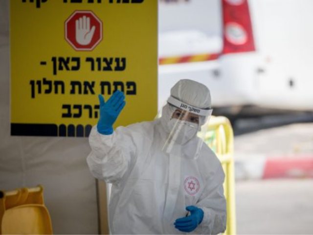 עמדת בדיקה של מד"א. צילום: יונתן סינדל/ פלאש 90
