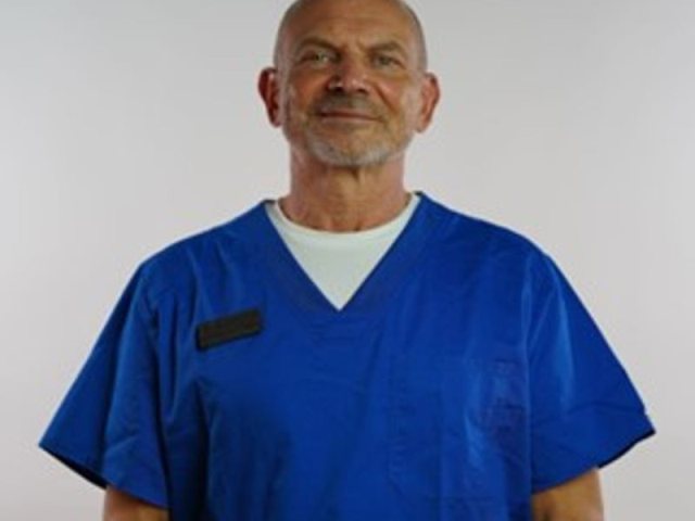 ד''ר דורון בר חן DENTAL MEDICAL CENTER רשת מרפאות שיניים