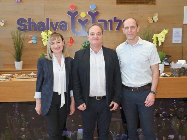 מימין יאיר קפלן, מני אהרנפלד ואירנה פורטניק. צילום: אמיר לוי שירותי צילום. 