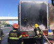 משאית עולה באש סמוך לגשר המיתרים