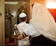 מי הגנב? חתן בר המצוה פתח את שקית המתנות - וגילה שהמון כסף נעלם