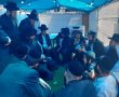 לב מלא רחמים: האדמו"ר עם הילדים היתומים 